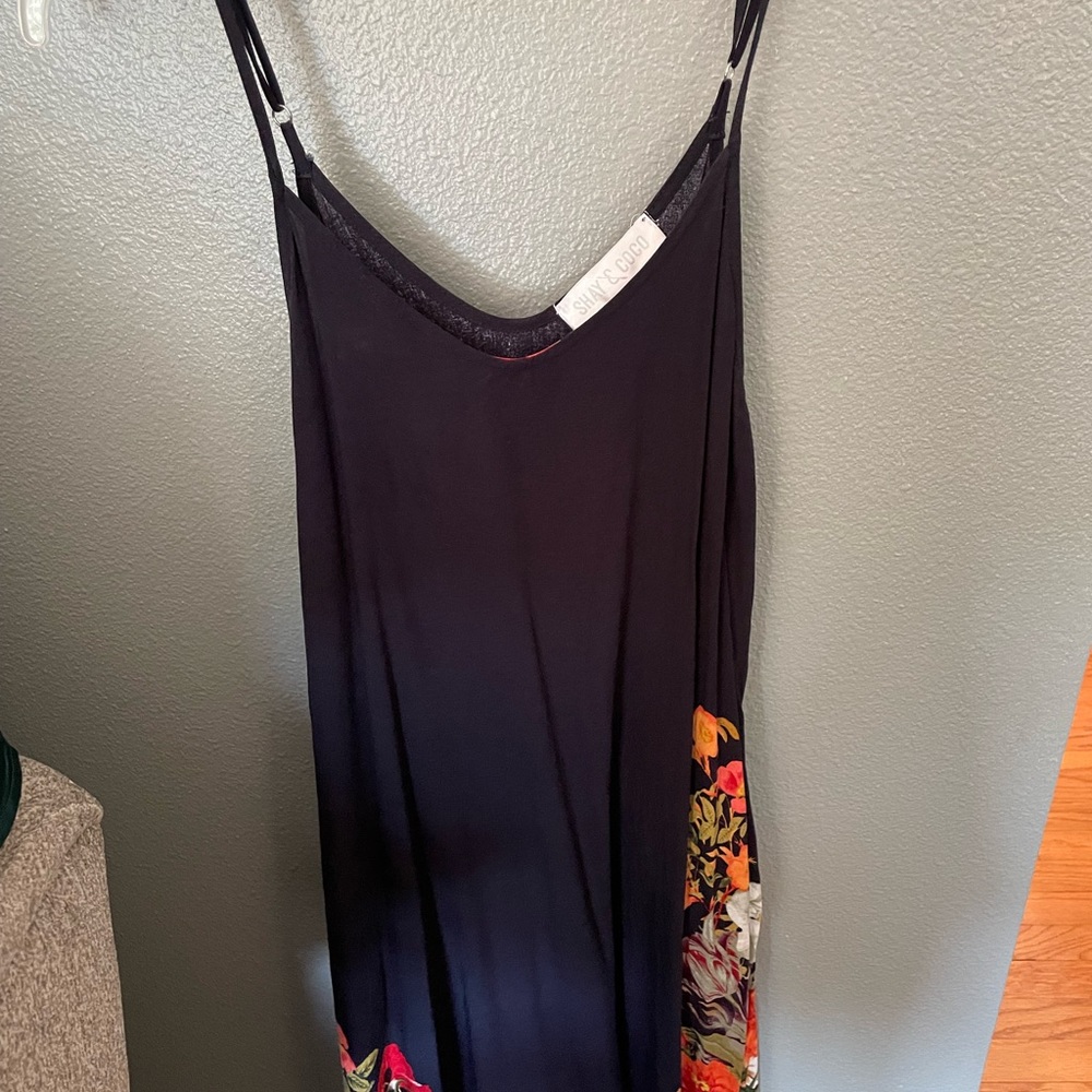 Dress - Picture 2 of 3